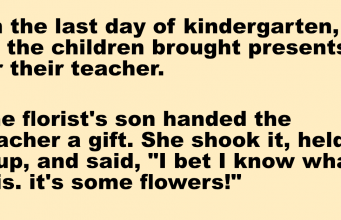 A kindergarten’s teacher recieved presents from her children.