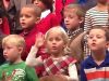 5-year-old girl makes sure to use sign language for her deaf parents at school concert